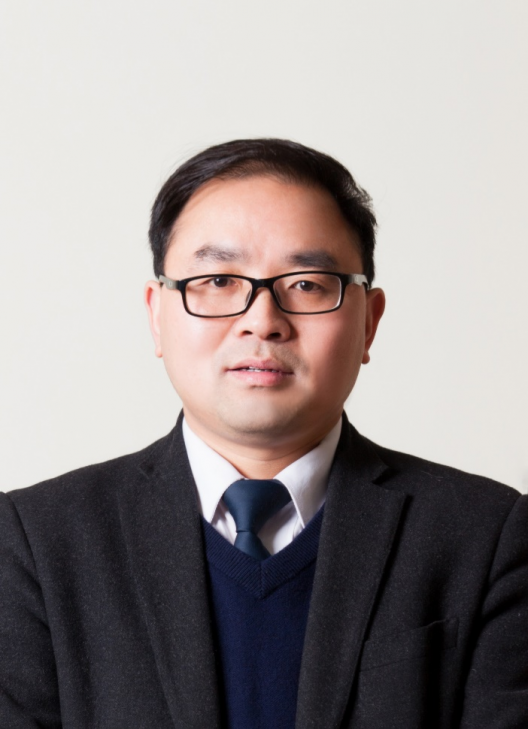 曾辉藩，男，研究生，副教授，1980年7月出生，湖南涟源人，2006年毕业于昆明理工大学。