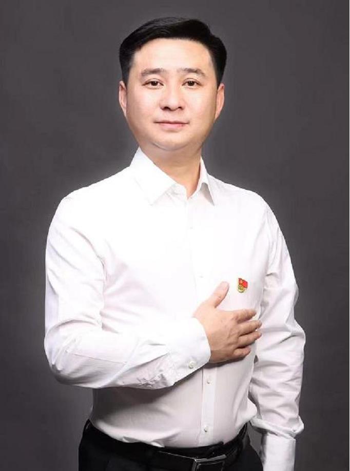 党总支书记：尹世俊
