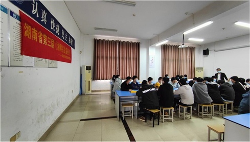 湖南省2022年第三届“湘粤名企高校行”校园巡回招聘会在我校举行